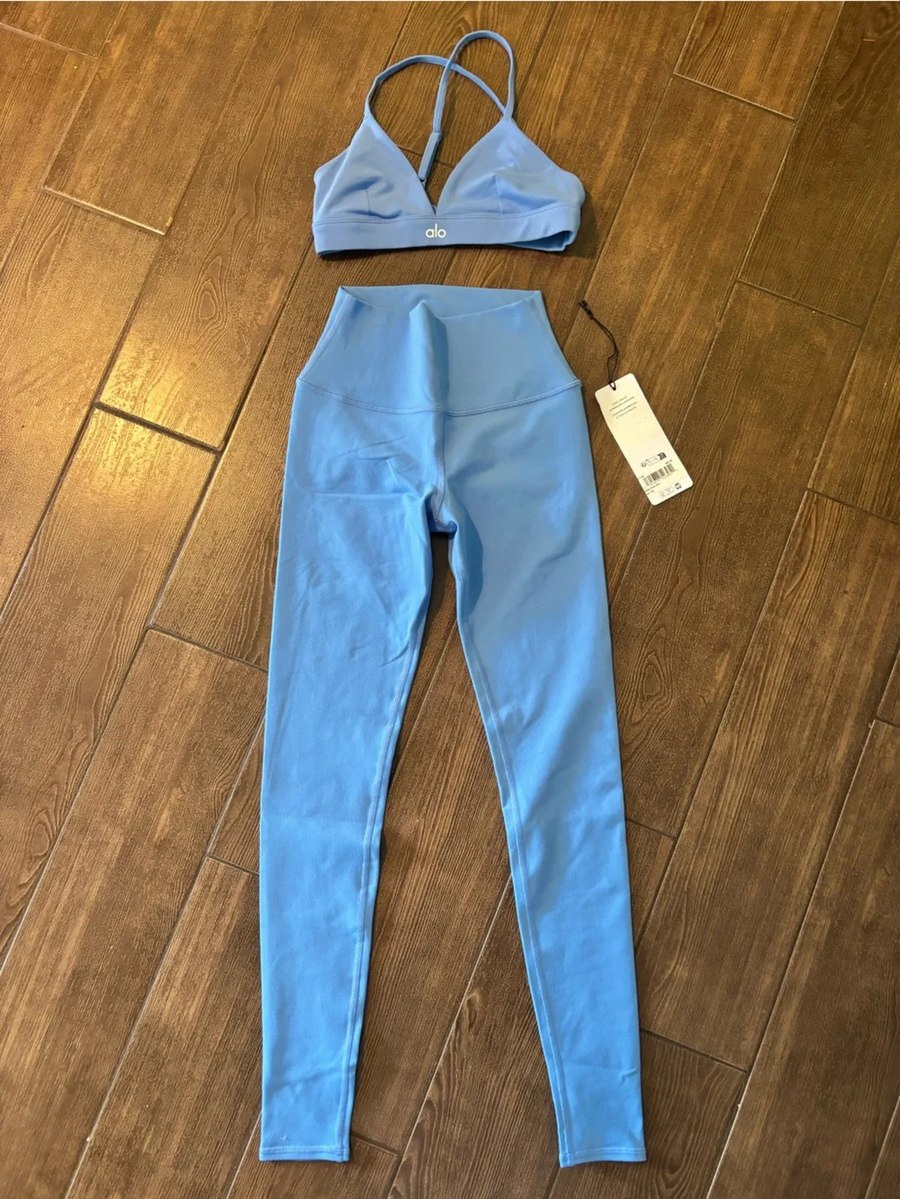 NWT ALO Yoga Splendor Bra & Airbrush Leggings Set XS/XXS (Crystal Clear Blue)